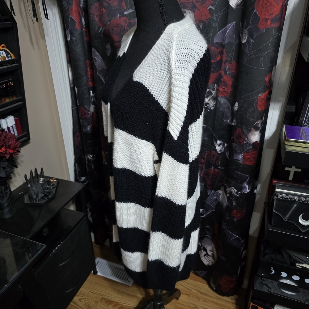 Black and White Striped Women's Cardigan - Picture 2 of 5